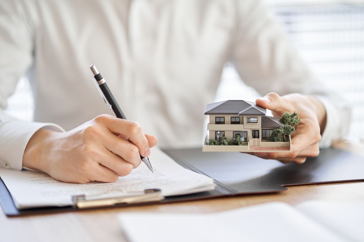 Advantage of using a property manger